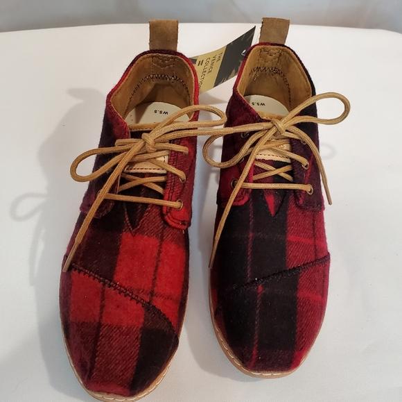 toms red plaid felt women's bota boots
